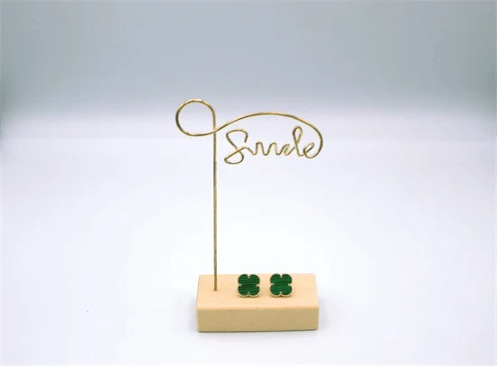 זוג עגילים דגם Van Cleef צבע ירוק
